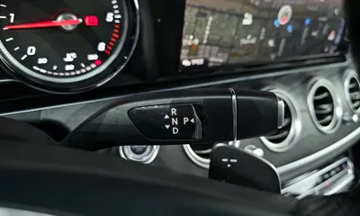 Mercedes-Benz E-Class 2018, 122032 км, за 13809.05 USD - фото 9