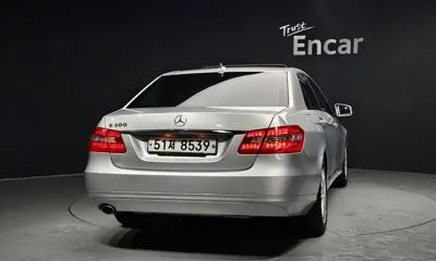 Mercedes-Benz E-Class 2011, 140246 км, за 4096.46 USD