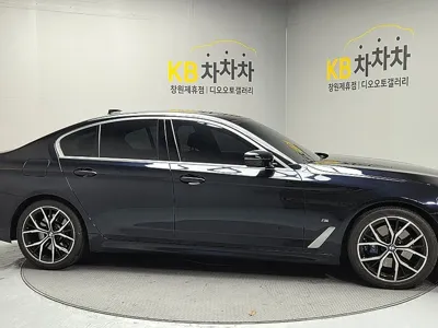 BMW 5-Series 2021, 98441 км, за 23796.95 USD