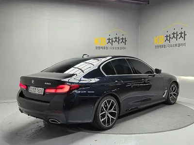 BMW 5-Series 2021, 98441 км, за 23796.95 USD