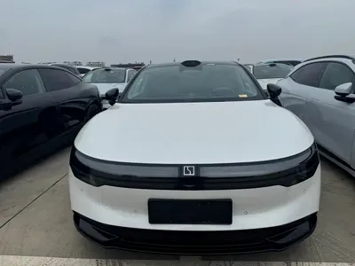 Zeekr 007 2024, 20000 км, за 18083.67 USD
