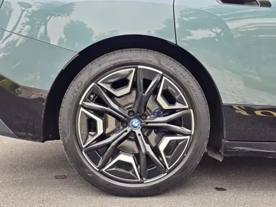 BMW iX 2022, 63000 км, за 28449.4 USD - фото 25