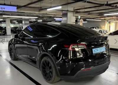 Tesla Model Y 2023, 43351 км, за 31442.83 USD
