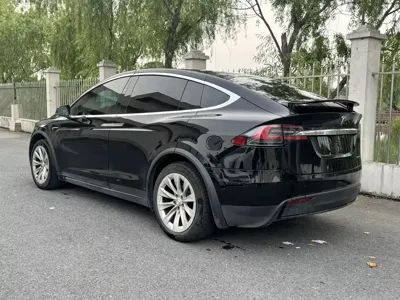Tesla Model X 2019, 75000 км, за 37962.77 USD