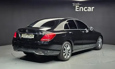 Mercedes-Benz C-Class 2017, 100963 км, за 10083.28 USD