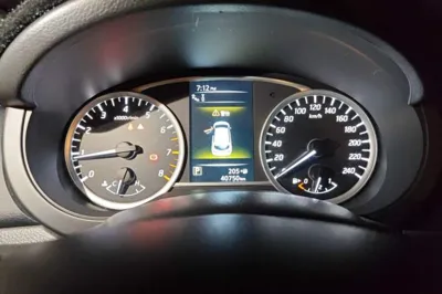 Nissan Tiida 2016, 40700 км, за 6443 USD - фото 11