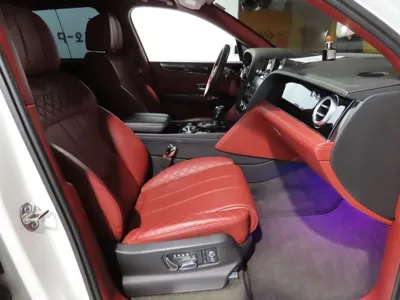 Bentley Bentayga 2018, 86400 км, за 68054.17 USD - фото 8