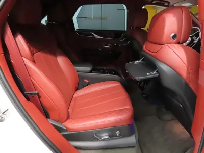 Bentley Bentayga 2018, 86400 км, за 68054.17 USD - фото 9