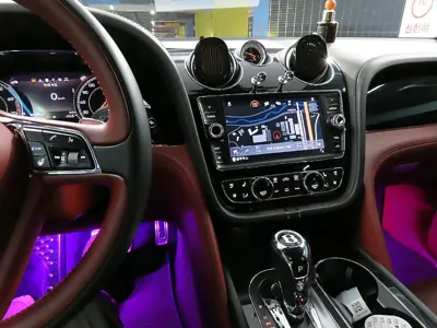 Bentley Bentayga 2018, 86400 км, за 68054.17 USD - фото 12