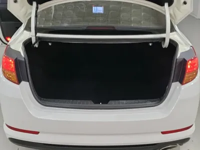 Kia K5 2012, 119776 км, за 3610.35 USD