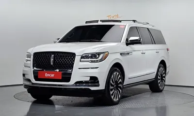 Lincoln Navigator · 2023 год