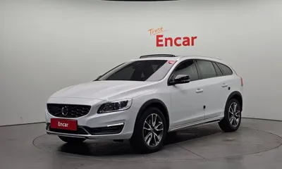 Volvo V60 · 2017 год