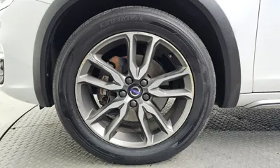 Volvo V60 2017, 93457 км, за 8602.64 USD
