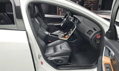 Volvo V60 2017, 93457 км, за 8602.64 USD - фото 12