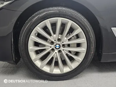 BMW 5-Series 2019, 81197 км, за 16836.76 USD