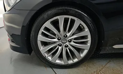 Hyundai Genesis 2016, 140890 км, за 8867.57 USD