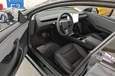 Tesla Model 3 2025, 4300 км, за 30661 USD - фото 18