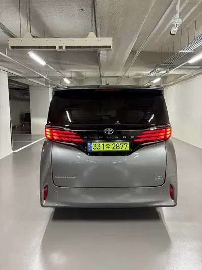 Toyota Alphard 2024, 27000 км, за 65117.5 USD