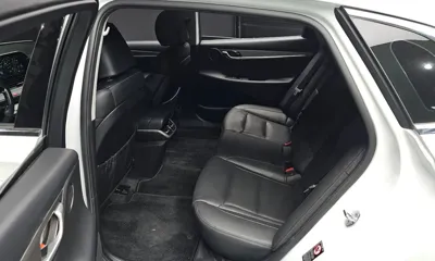 Hyundai Grandeur 2020, 20542 км, за 14375.74 USD - фото 12