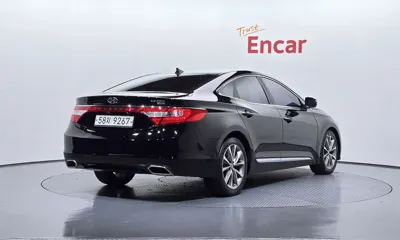 Hyundai Grandeur 2015, 167445 км, за 4437.08 USD