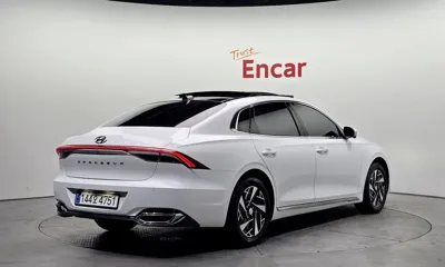 Hyundai Grandeur 2022, 111689 км, за 14970.37 USD