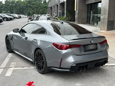 BMW M4 2025, 10000 км, за 127893.32 USD