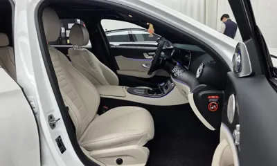 Mercedes-Benz E-Class 2023, 16372 км, за 32099.25 USD - фото 11