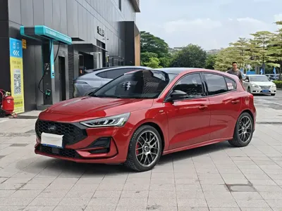 Ford Focus · 2022 год