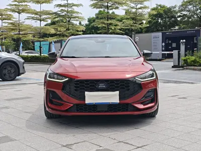 Ford Focus 2022, 70000 км, за 8838.79 USD
