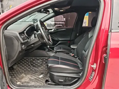 Ford Focus 2022, 70000 км, за 8838.79 USD