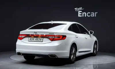 Hyundai Grandeur 2015, 100074 км, за 6301.69 USD