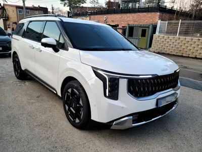 Kia Canival · 2025 год