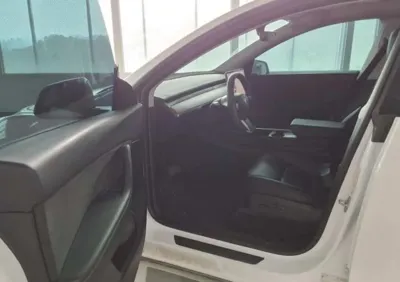 Tesla Model Y 2022, 67035 км, за 5863.2 USD