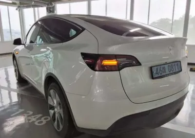 Tesla Model Y 2022, 67035 км, за 5863.2 USD - фото 9