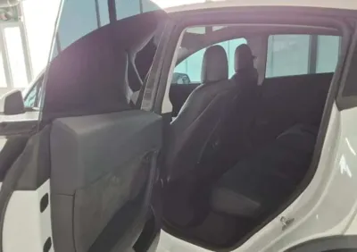 Tesla Model Y 2022, 67035 км, за 5863.2 USD - фото 10