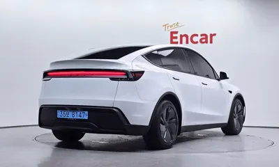 Tesla Model Y 2025, 8235 км, за 36224.25 USD