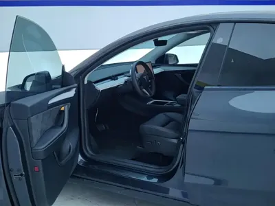 Tesla Model Y 2024, 38200 км, за 27714.15 USD - фото 9