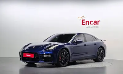 Porsche Panamera · 2025 год