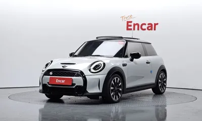 MINI Cooper · 2023 год