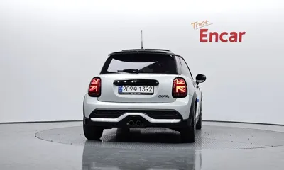 MINI Cooper 2023, 50830 км, за 16414.86 USD