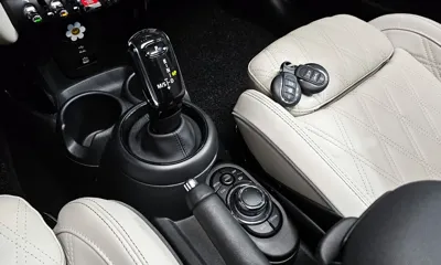 MINI Cooper 2023, 50830 км, за 16414.86 USD - фото 9