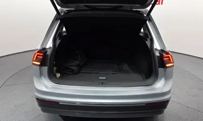 Volkswagen Tiguan 2020, 69623 км, за 13976.46 USD - фото 20