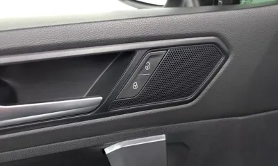 Volkswagen Tiguan 2020, 69623 км, за 13976.46 USD - фото 29