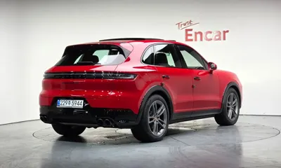 Porsche Cayenne 2025, 10055 км, за 123452.83 USD