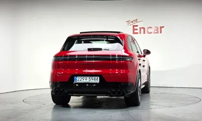Porsche Cayenne 2025, 10055 км, за 123452.83 USD