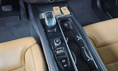 Volvo XC60 2020, 39496 км, за 25635.94 USD - фото 9