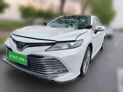 Toyota Camry · 2019 год