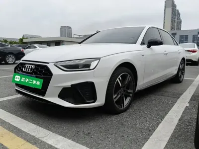 Audi A4L · 2022 год