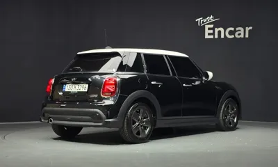 MINI Cooper 2023, 27766 км, за 16588.62 USD