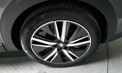 Peugeot 5008 2024, 30352 км, за 17226.8 USD